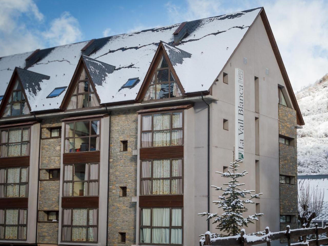 Aparthotel La Vall Blanca Vielha Exterior foto