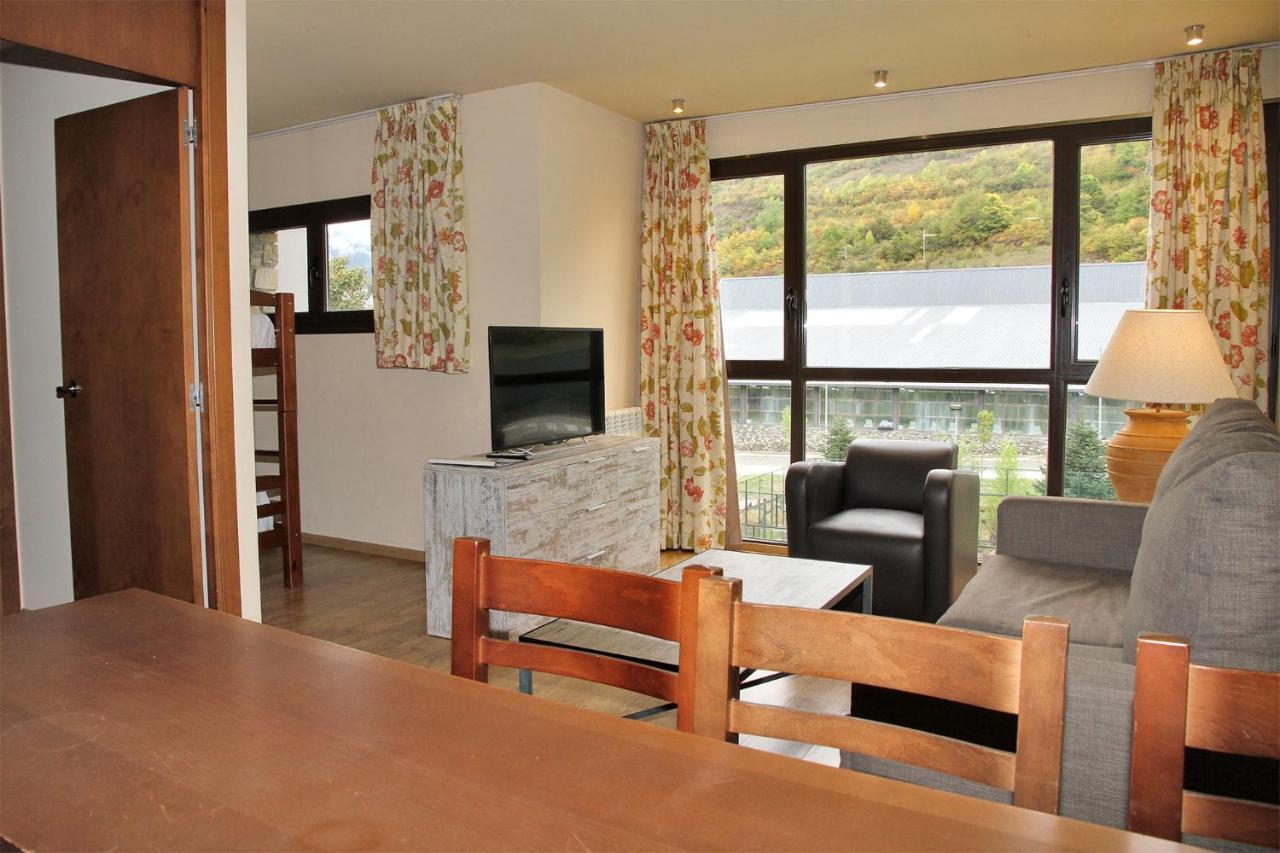 Aparthotel La Vall Blanca Vielha Exterior foto